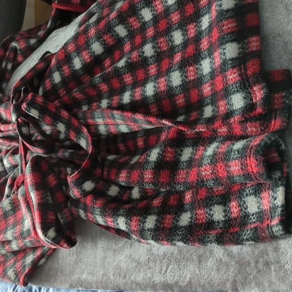 Ladies Robe - Picture 2 of 3